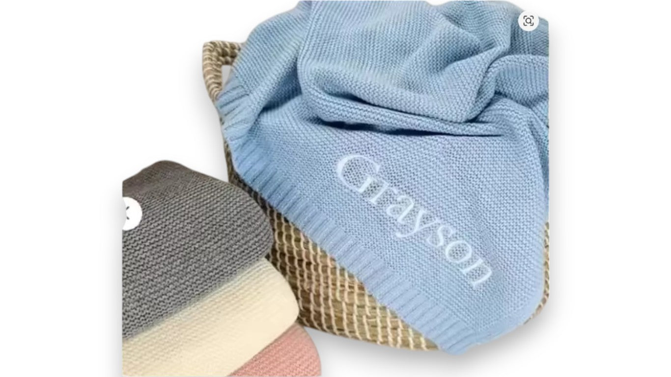 Personalisierte Baby Strickdecke aus Baumwolle – Warm, Hautfreundlich & Perfekt für Neugeborene