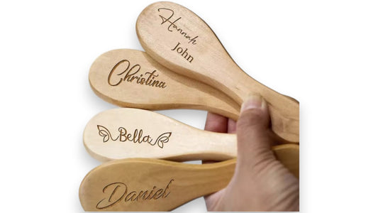 Personalisierte Baby-Haarbürste aus Holz – Mit Gravur für Neugeborene